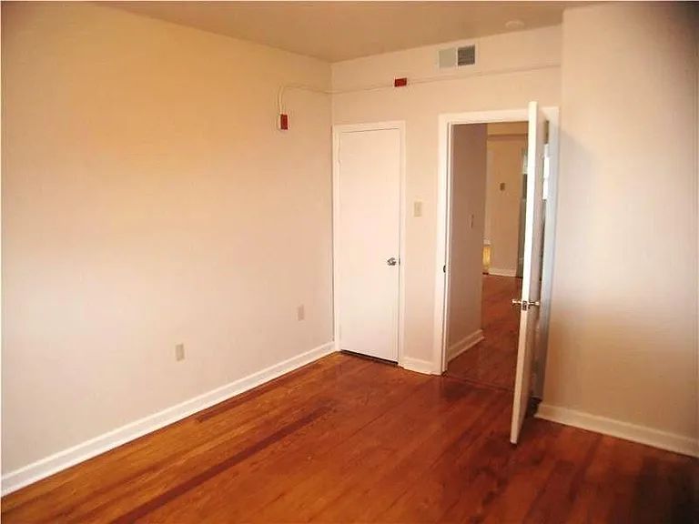 690 Elm St — Photo 4