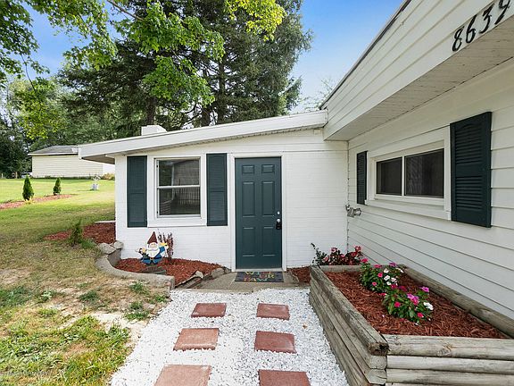 2nd image of 8639 Moon Lake Dr