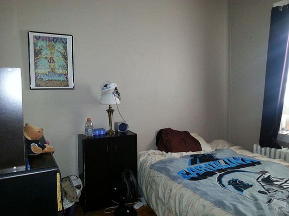 5th image of 100 E 2nd St