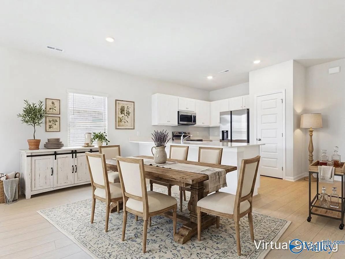 3 bed, 2.0 bath, 1474 sqft, $1,750 — Photo 2
