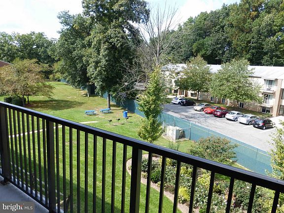 5th image of 7612 Savannah St APT 301