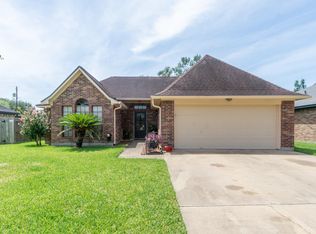 808 Manor Dr, Angleton, TX 77515