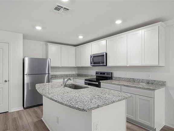 4th image of 3191 Seville St