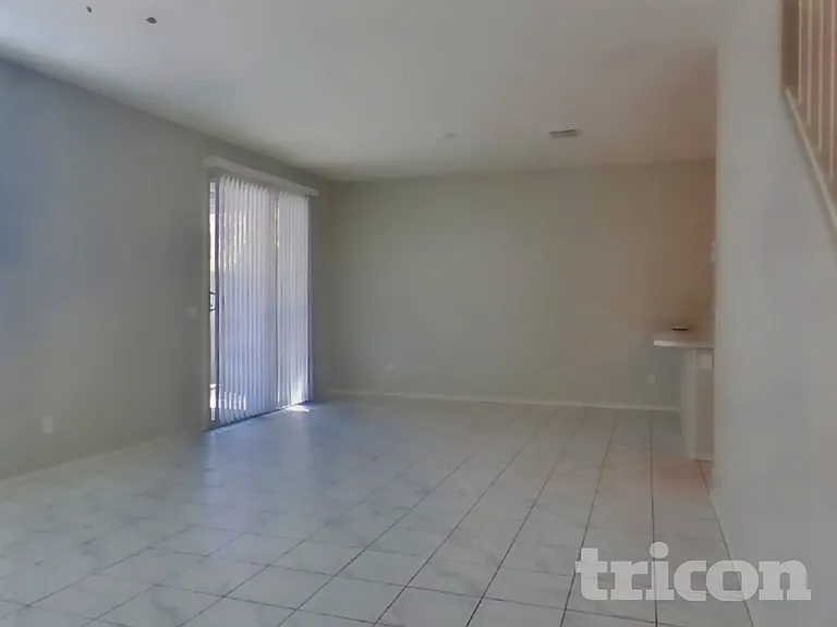 18249 N Clarence Ln — Photo 3