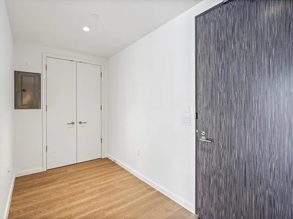 133-36 37th Avenue image 5 of 25