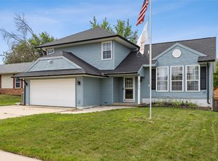 6705 Terrazzo Dr NW, Cedar Rapids, IA 52405