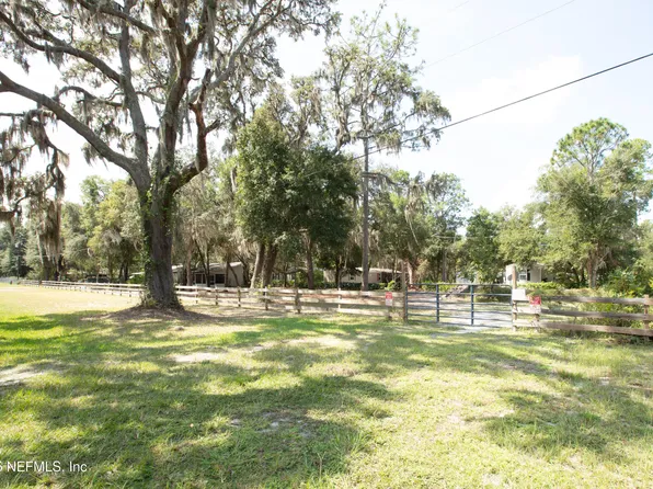 100 LITTLE STAR Road, Hawthorne, FL 32640