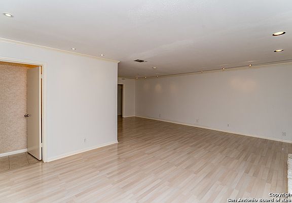 5th image of 126 Grove Pl #1-A