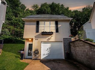 2081 Pinecrest Dr, Morgantown, WV 26505