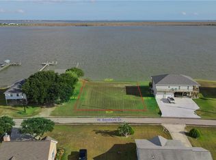 1664 W Bayshore Dr, Palacios, TX 77465