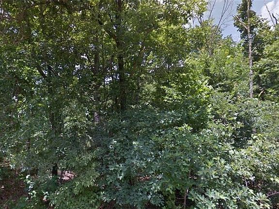 2nd image of 32 Pickering Dr