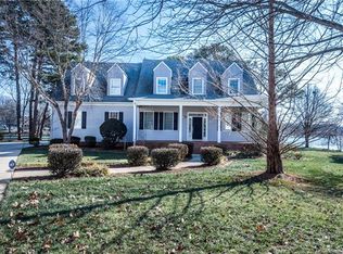 171 Harbor Cove Ln, Mooresville, NC 28117