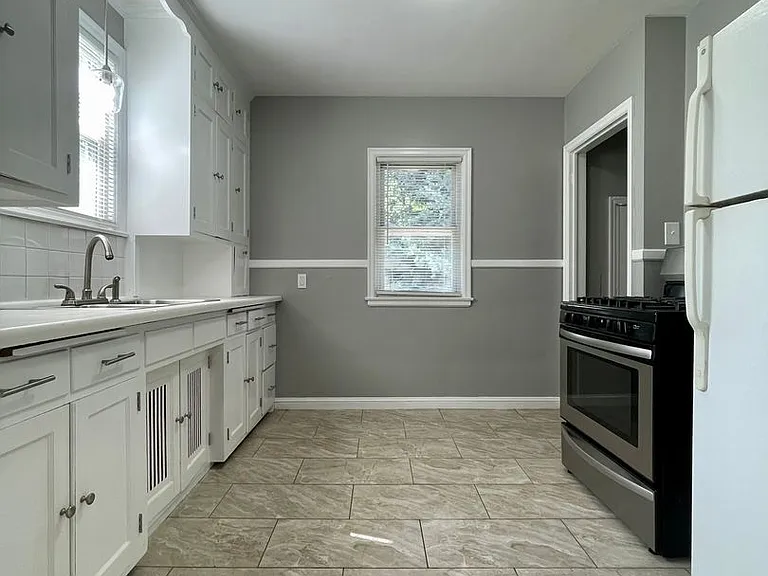 4355 Oliver Ave N — Photo 4