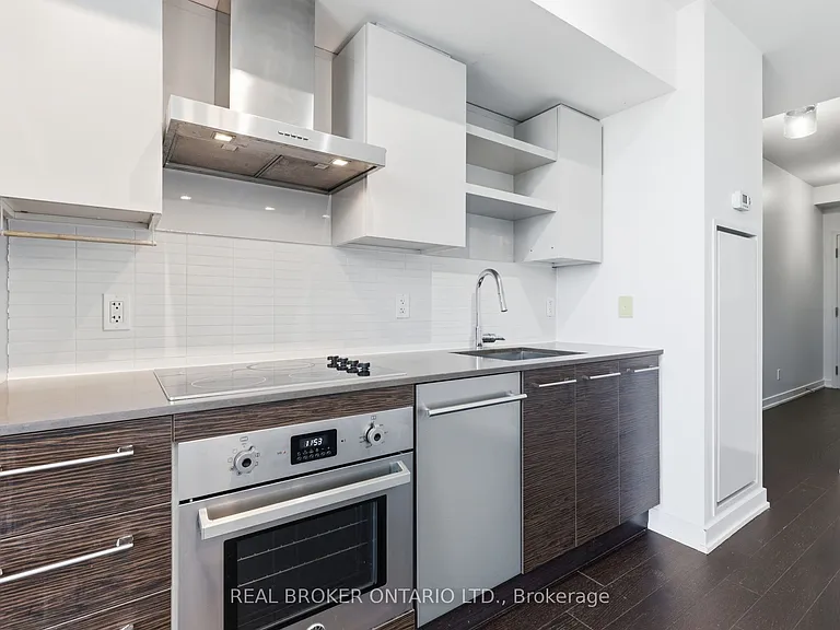 1030 King St W #Penthouse 25 — Photo 4