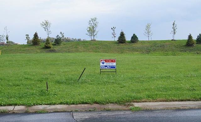 Beautiful large corner lot located on 16th Ave SE.