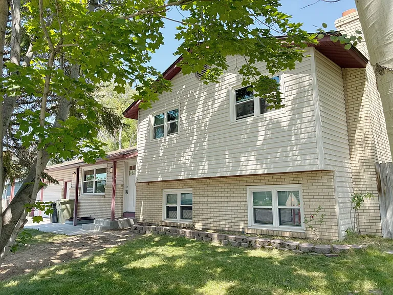 2180 Westcliff Dr — Photo 4