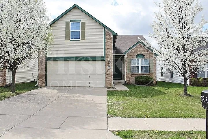 3 bed, 2.0 bath, 1670 sqft, $2,120 — Photo 2