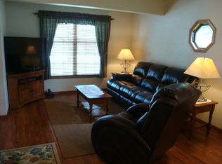 112 Parker Dr, Manhattan, KS 66502