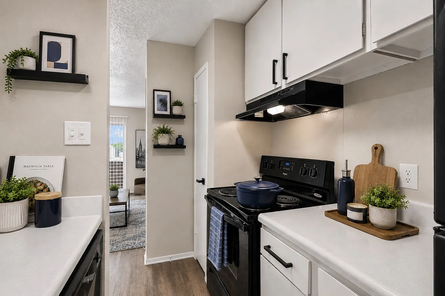 Kings Landing Apartments — Photo 2