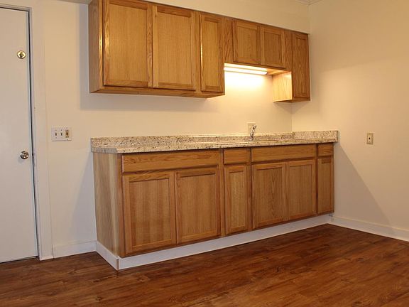 Eat-in kitchen