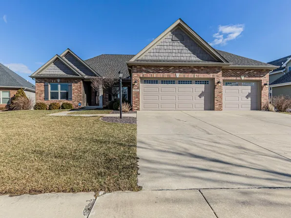 404 Independence Dr, Savoy, IL 61874