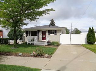 25787 Fairgrove St, Woodhaven, MI