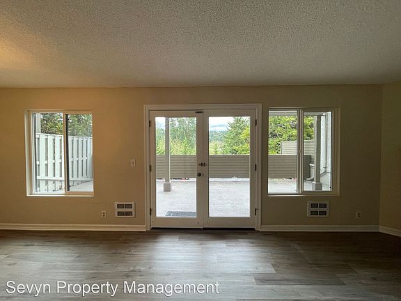 5th image of 10514 NE 32nd Pl APT F102