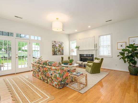 4th image of 3365 Turnberry Cir