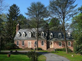 37 Hummingbird Rd, Wyomissing, PA 19610