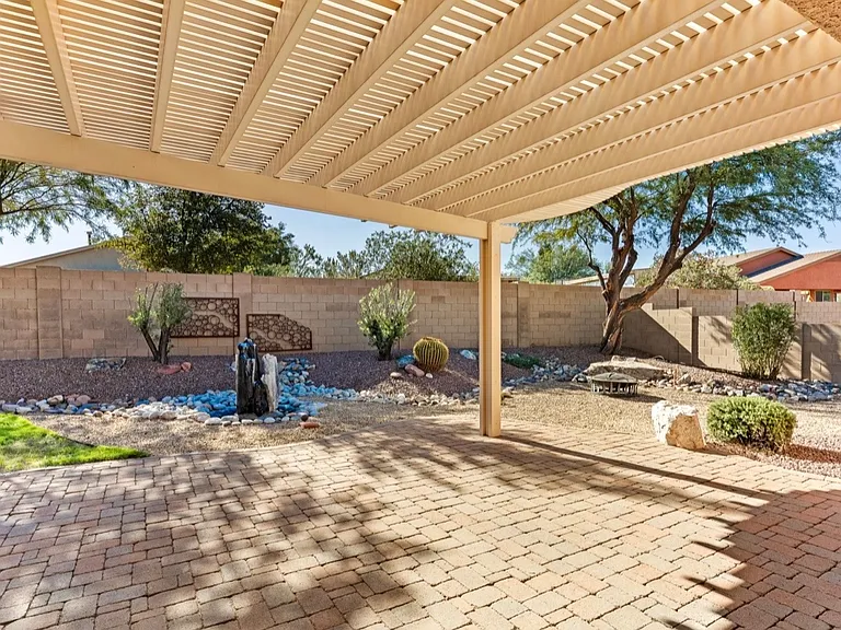 8389 W Calle Sancho Panza — Photo 30
