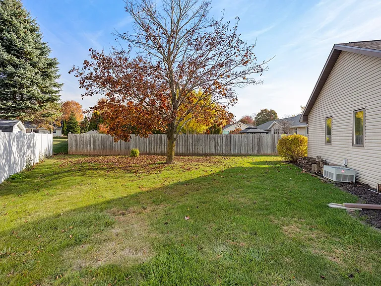 1324 Bluebird Ct — Photo 23