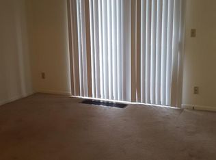 4632 Holly St APT 7, Kansas City, MO 64112