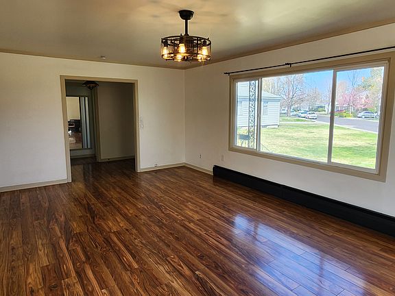 2nd image of 207 Douglass Ave