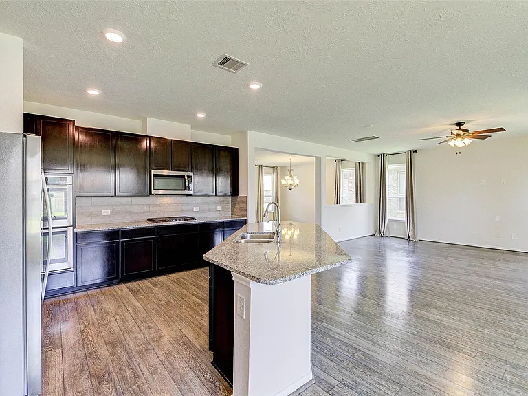 15623 Hanover Breeze Ln — Photo 12