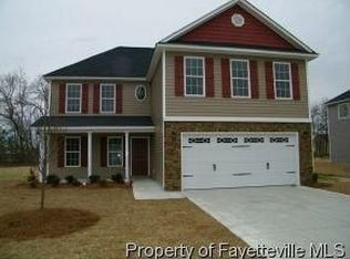 2135 Queen Elizabeth Ln, Hope Mills, NC 28348