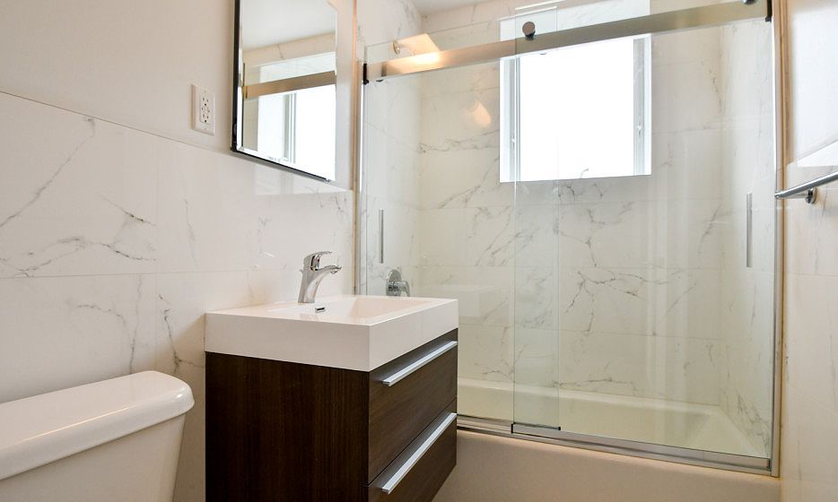 Drake House - Bathroom - 197-02C