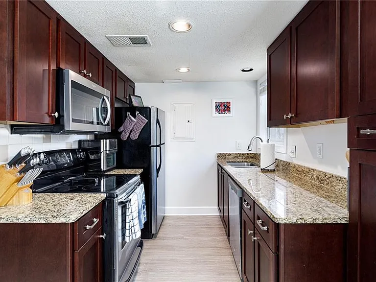 6900 Roswell Rd #3-E — Photo 13