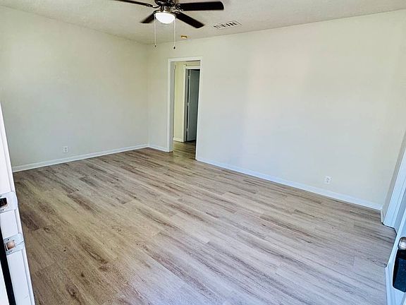 3rd image of 1602 Klauke St