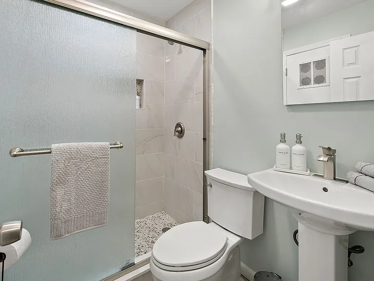 174 Clay St #2 — Photo 19