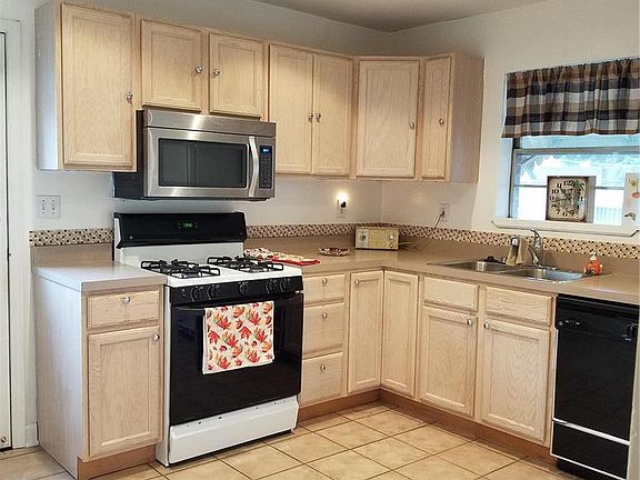 2nd image of 5445 Robert Ave