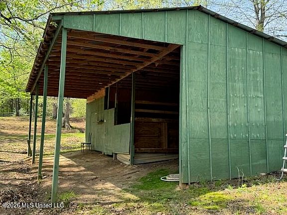 4th image of 349 W Cox Rd