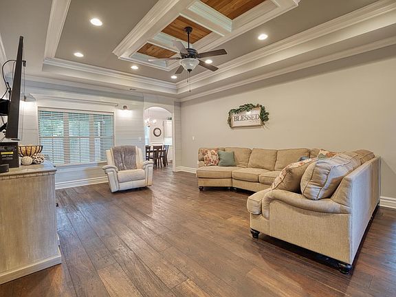 4th image of 4115 Glen Laurel Dr E