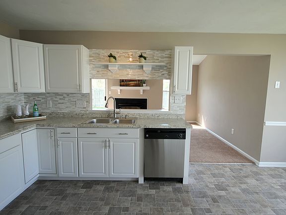 2nd image of 204 Cypress Ct