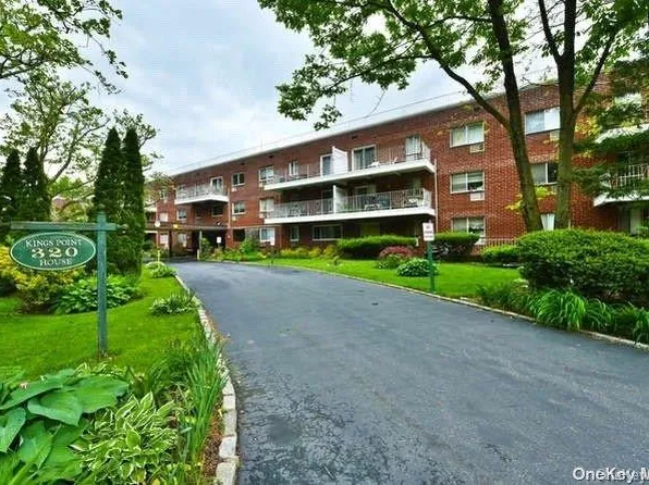 320 E Shore Road #23, Great Neck, NY 11023