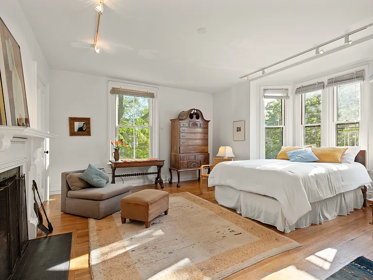 32 Hawthorn St #1 — Photo 27