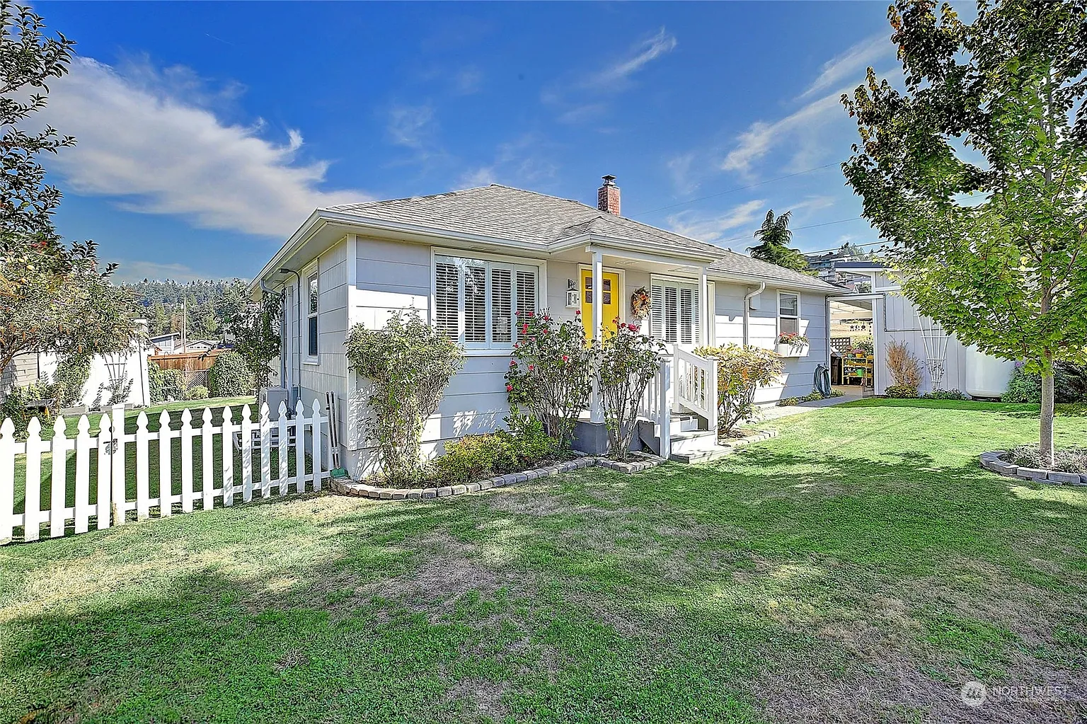 207 Tarragon Avenue photo 1