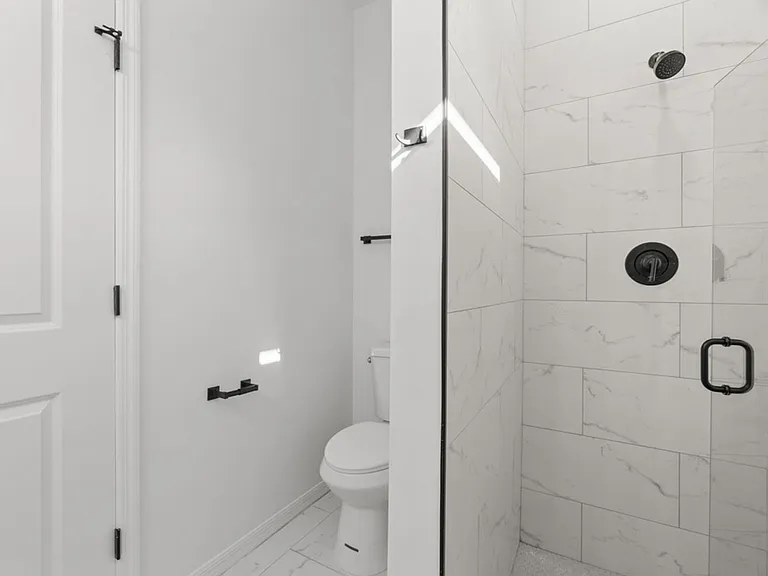 548 Knapp St — Photo 73