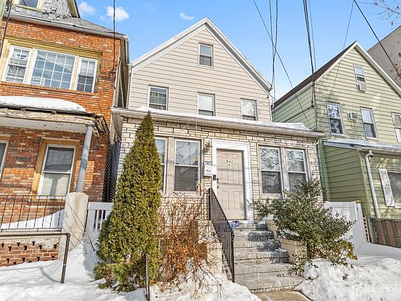 2nd image of 643 S Park St