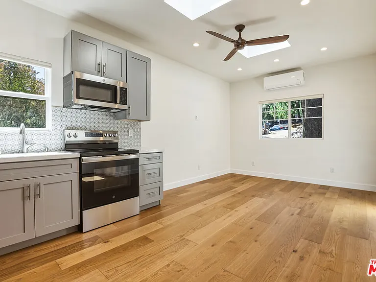 2912 Frances Ave — Photo 8