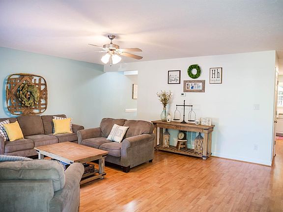 3rd image of 304 Woodhaven Dr